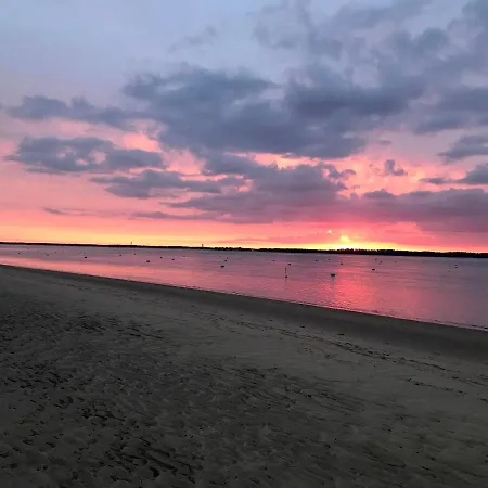 Les Pieds Dans L Eau Acces Direct Plage Pereire, Parking Gratuit ,wifi