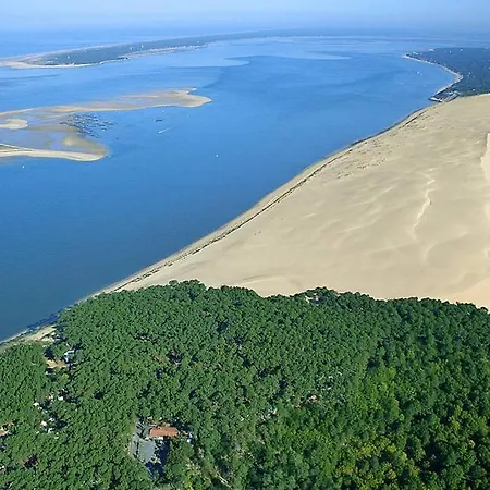 Apartment Les Pieds Dans L Eau Acces Direct Plage Pereire, Parking Gratuit ,wifi