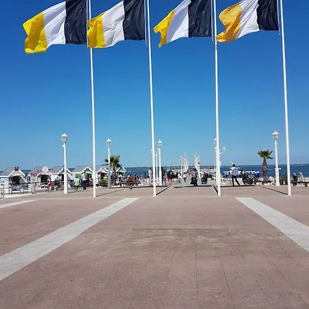 Les Pieds Dans L Eau Acces Direct Plage Pereire, Parking Gratuit ,wifi *